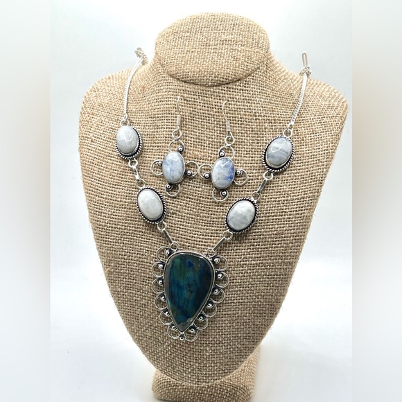 Rainbow Moonstone & Labradorite Pendant & Earrings Set - Picture 4 of 7